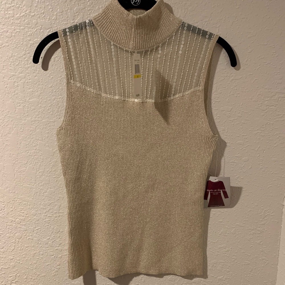 Short sleeve sequined vanilla top
